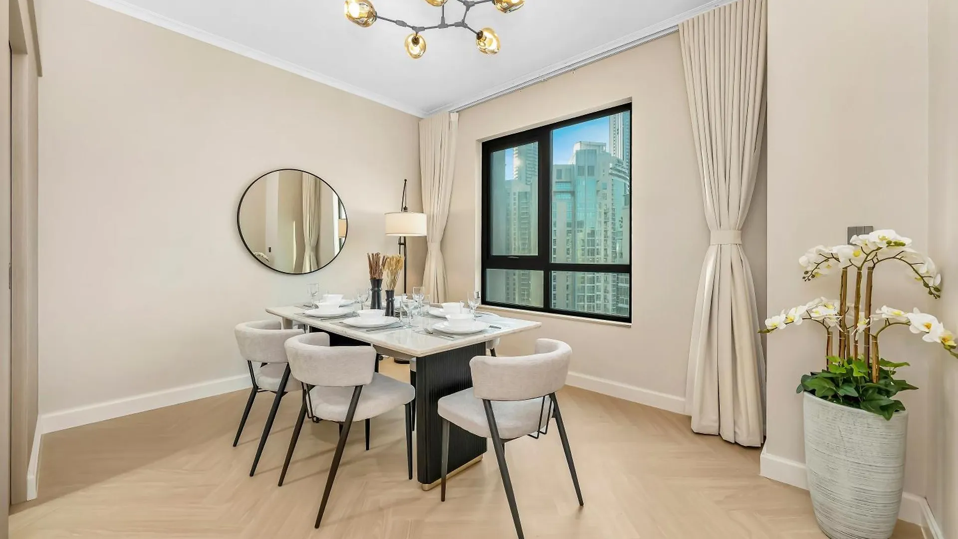 4 Bhk In Downtown With Iconic Burj Khalifa Views, 2 Minutes Walk To Dubai Mall Appartamento