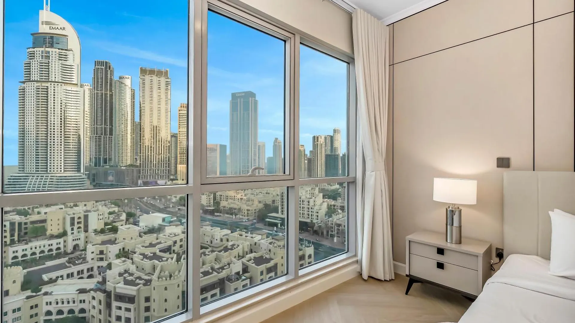 Appartamento 4 Bhk In Downtown With Iconic Burj Khalifa Views, 2 Minutes Walk To Dubai Mall