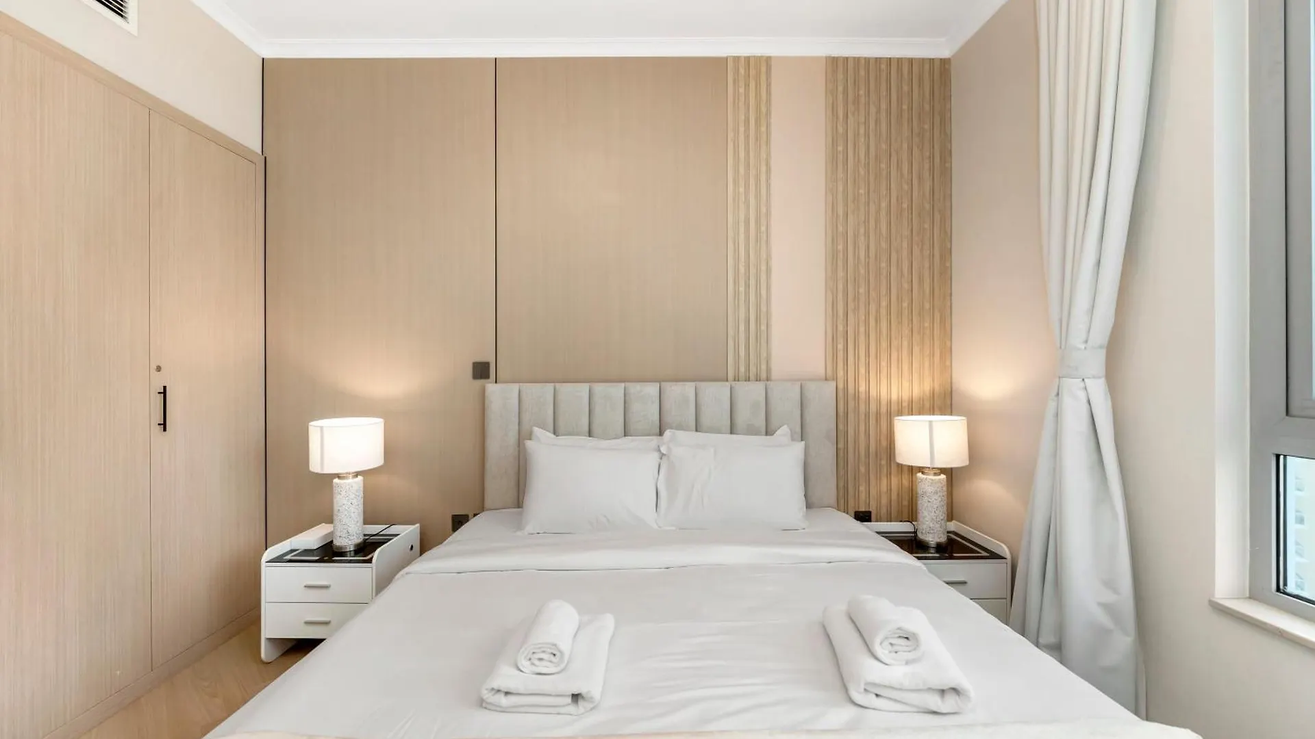Appartamento 4 Bhk In Downtown With Iconic Burj Khalifa Views, 2 Minutes Walk To Dubai Mall